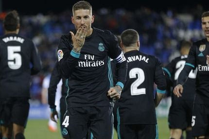 Με τέτοια φανέλα πώς να μην καμαρώνει στα αποδυτήρια ο Ράμος!