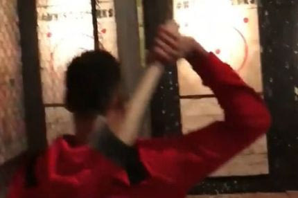 Στόπερ της Μάντσεστερ πετάει τσεκούρια για χόμπι