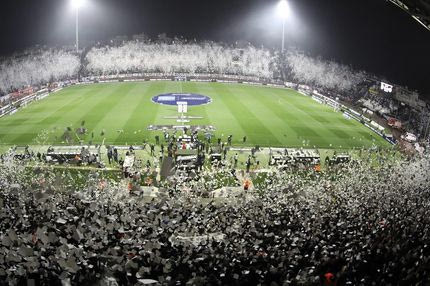 Ο ΠΑΟΚ αιωρείται πάνω από την τρύπα που ο ίδιος άνοιξε