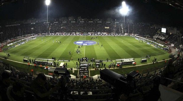 Το πανό στην Τούμπα που διχάζει