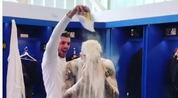 Εκδικήθηκαν με… αλεύρι τον Ικάρντι οι συμπαίκτες του