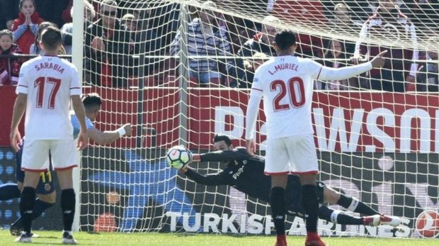 Μία… λαμπάδα στον Σέρχιο Ρίκο να ανάψει η Σεβίλλη