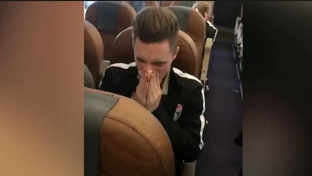 Σάλος στη Ρωσία με τον παίκτη που σκούπισε τη μύτη του σε χαρτονόμισμα των 5,000 ρουβλιών