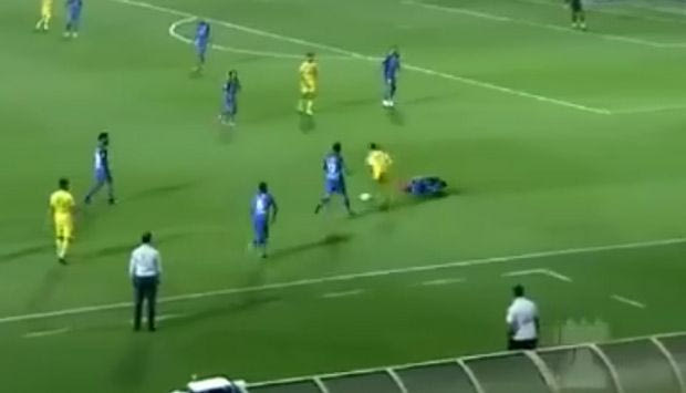 Πήρε την πρόκριση στους “4” με… unfair play!