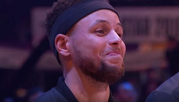 Έσκασαν στα γέλια στον εθνικό ύμνο του All Stars! Ας όψεται η Φέργκι…