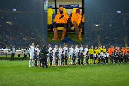 Με… μπότες στον πάγκο οι παίκτες της Ρόμα