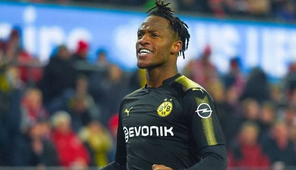 Ο Μπατσουαγί φόρεσε τα… παπούτσια του Ομπαμεγιάνγκ