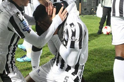 Ο Βαρέλα πανηγύρισε το 2-0 με το γιο του κι έβαλε τα κλάματα