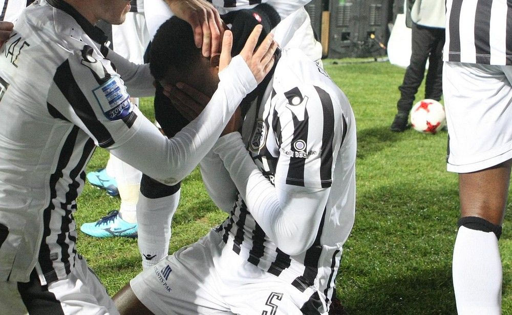 Ο Βαρέλα πανηγύρισε το 2-0 με το γιο του κι έβαλε τα κλάματα