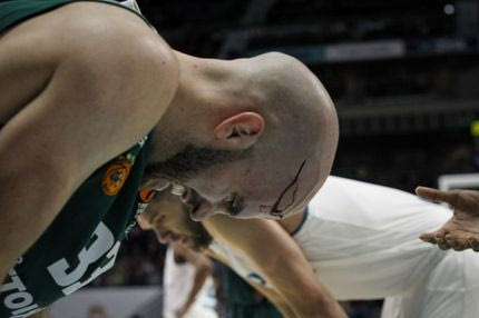 Και το αίμα του για τον Παναθηναϊκό ο Καλάθης