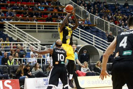 “Βασιλική” ανατροπή και πρόκριση για την ΑΕΚ!