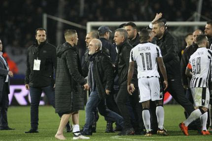 Καταγγέλλει σε FIFA και UEFA η ΑΕΚ όσα έγιναν στην Τούμπα