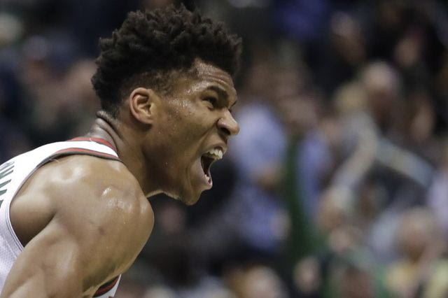 Για χάρη του Γιάννη οι Μπακς “μαθαίνουν” ελληνική ιστορία