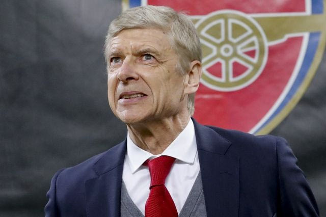 Δίνει… απαντήσεις στους επικριτές του ο Βενγκέρ