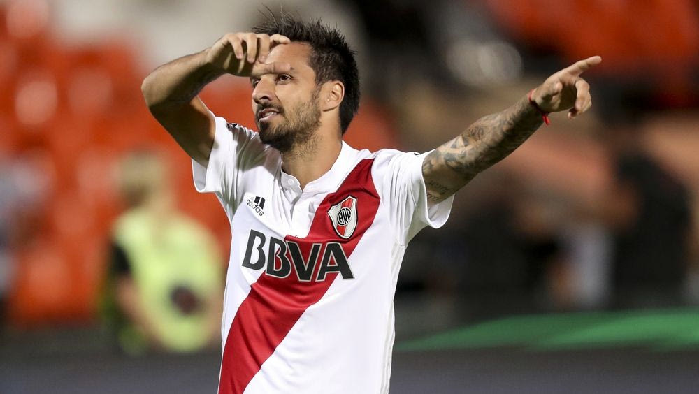 O Σκόκο έντυσε όλη τη φαμίλια… Μέσι