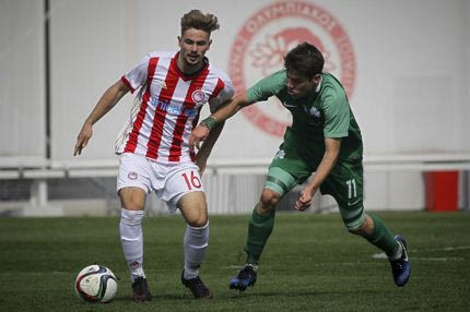 “Ανεβάζει” και τον Αποστολάκη τζούνιορ!