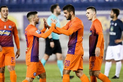 Γεννούν και τα κοκόρια του Κάναντι