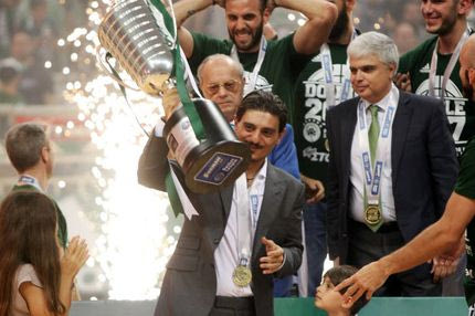 Η… μπάλα σε κυβέρνηση, το Plan B και η λεπτή κλωστή