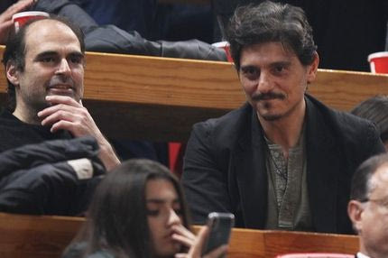 Οι δύο πραγματικοί λόγοι του ταξιδιού του Δημήτρη στο Λονδίνο!