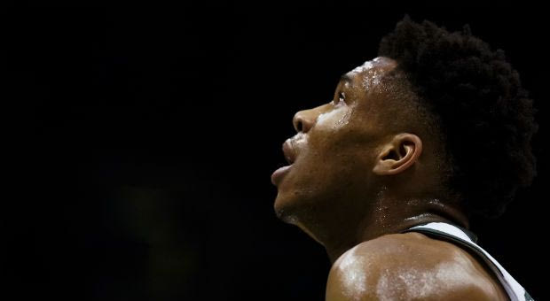 Το Μιλγουόκι σε “αναμμένα κάρβουνα” για τον Γιάννη