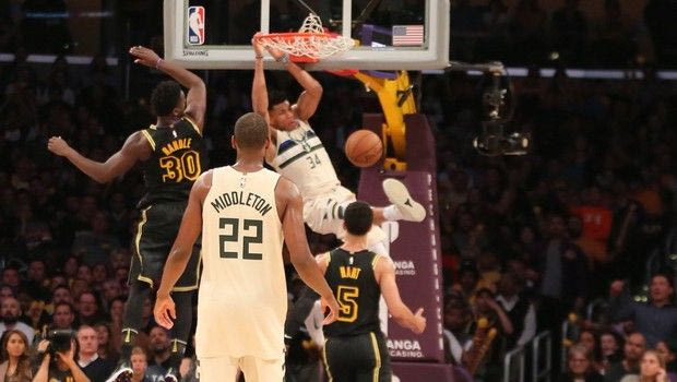 Το τρελό 24ωρο του Αντετοκούνμπο: έφτασε στους 59 πόντους!