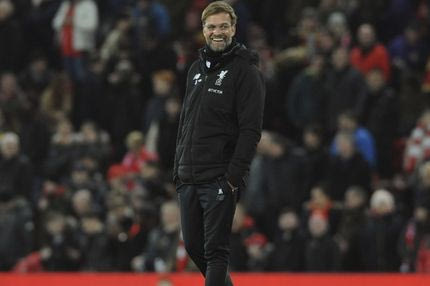 Ο Κλοπ… “τρελάθηκε” και πετάει χιονόμπαλες στους παίκτες του