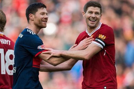 Λαοθάλασσα από 54.000 οπαδούς στο “Άνφιλντ” για ένα ματς… ταξίδι στις αναμνήσεις!