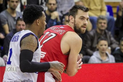 Το +50 του Ολυμπιακού έφερε την ατάκα της χρονιάς από τον Καλαμπάκο