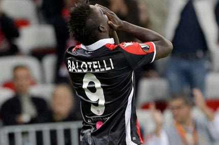 Άφησαν στο… ψυγείο τον Μπαλοτέλι και ο Ραϊόλα τους έβγαλε ΟΛΟΥΣ στη σέντρα!