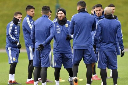 Η Σίτι “ρίχτηκε” στον Μέσι μέσω twitter