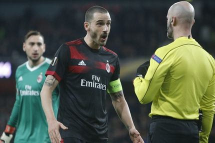 Τρολάρισμα Μπονούτσι από τους οπαδούς της Γιουβέντους, ξανά για μία κίτρινη κάρτα!