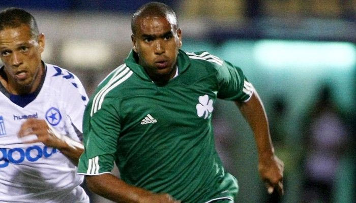 Εμεινε ελεύθερος ο Μουν