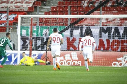 Το κατάφερε και αυτό ο Ολυμπιακός: χωρίς νίκη σε ντέρμπι με Παναθηναϊκό και ΑΕΚ!