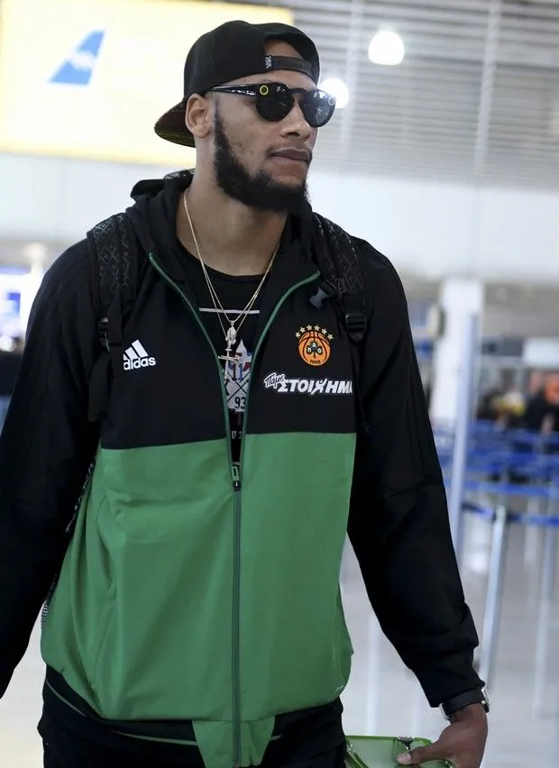 Τι να έκρυβε το τάπερ του Πέιν;