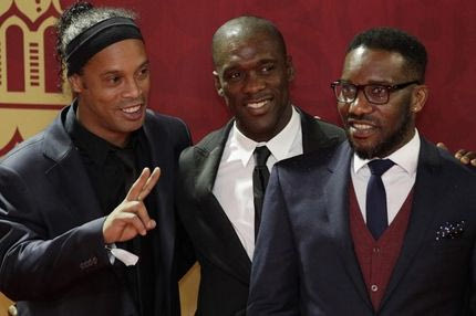 Γιορτάζει τα γενέθλιά του με μπάσιμο στην πολιτική ο Ροναλντίνιο!