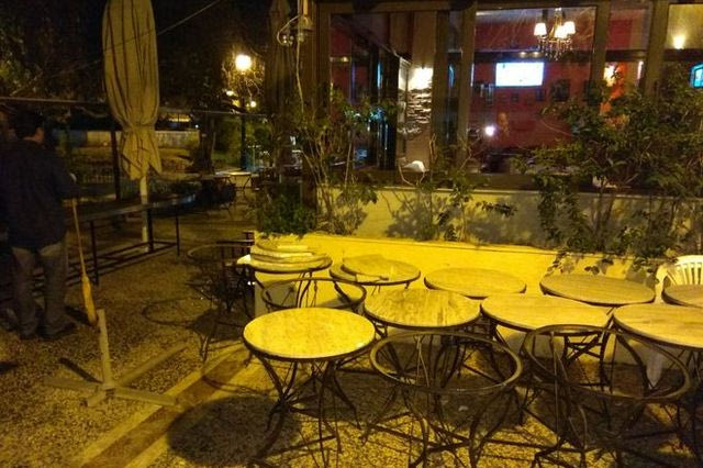 Επεισόδια και συμπλοκές μεταξύ οπαδών σε καφετέρια στο Μοσχάτο