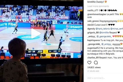 Ο πιτσιρικάς γιος του Τιλί δίνει σόου βλέποντας εν δράσει τον πατέρα του!