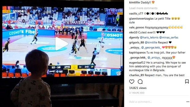 Ο πιτσιρικάς γιος του Τιλί δίνει σόου βλέποντας εν δράσει τον πατέρα του!