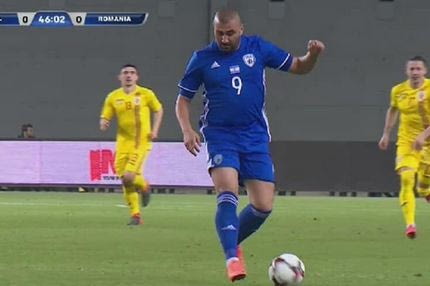 Πέρασε στην αντεπίθεση ο παχουλός επιθετικός του Ισραήλ!