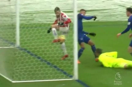 Η απίθανη επέμβαση του Σταφυλίδη πάνω στη γραμμή