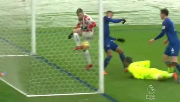 Η απίθανη επέμβαση του Σταφυλίδη πάνω στη γραμμή