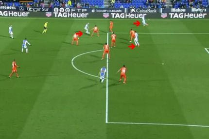 Με γκολ… σκάνδαλο προηγήθηκε ο Σιόβας κόντρα στον Ρομπέρτο