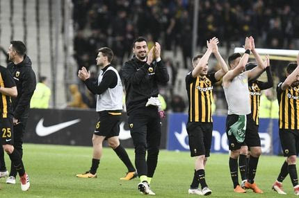 Η συμβολική κίνηση των παικτών της ΑΕΚ στον Έλληνα κρατούμενο αξιωματικό