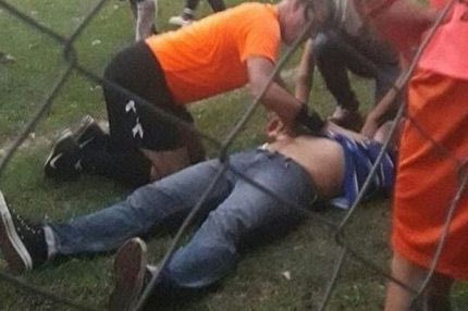 Πρώτα “τίναξε” το ματς στον αέρα, έπειτα έσωσε τη ζωή προπονητή!