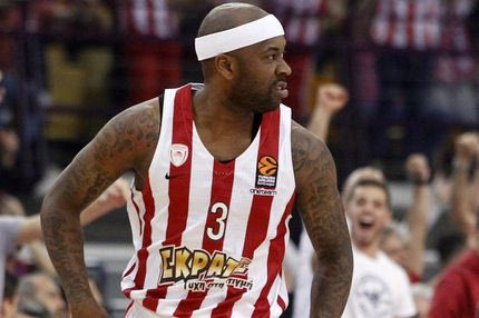 Όλος ο Ολυμπιακός σ’ ένα tattoo του Μπόμπι Μπράουν