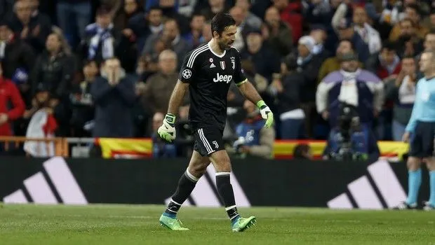 O Mπουφόν “κάρφωσε” με τα λόγια του τον διαιτητή!