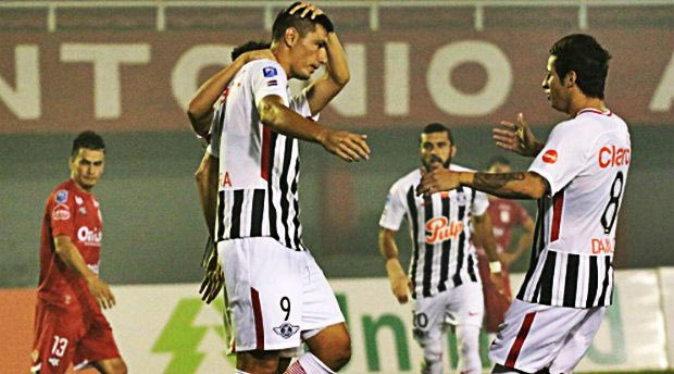 Μυθικό γκολ ο Καρντόσο στο Λιμπερταδόρες