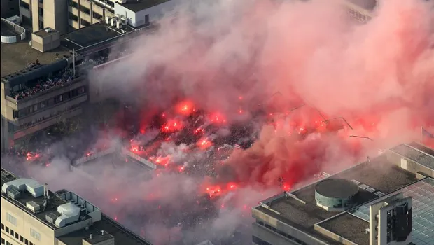 Ολόκληρη πόλη θύμισε εμπόλεμη ζώνη… για ένα πρωτάθλημα