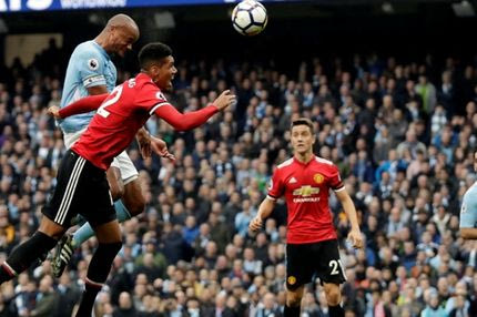 Η τρομερή ομοιότητα με τα δύο γκολ τίτλου του Κομπανί!