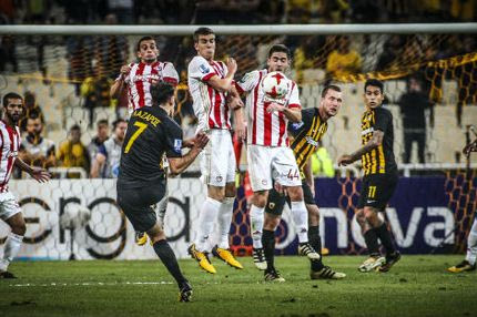 Ο Λάζαρος μπορεί να βραβευτεί ως παίκτης της ΑΕΚ από τη FIFA!